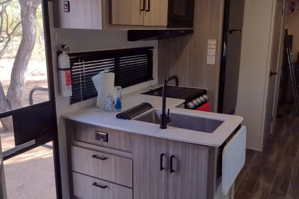 RV Bunkhouse: Bath and Half: Delivery Only ($85) Fully Equipped: No Prep Fee