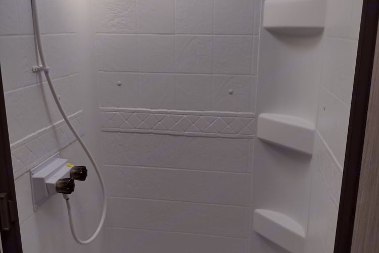RV Bunkhouse: Bath and Half: Delivery Only ($85) Fully Equipped: No Prep Fee