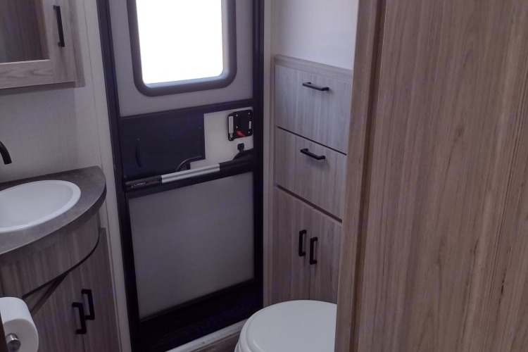 RV Bunkhouse: Bath and Half: Delivery Only ($85) Fully Equipped: No Prep Fee