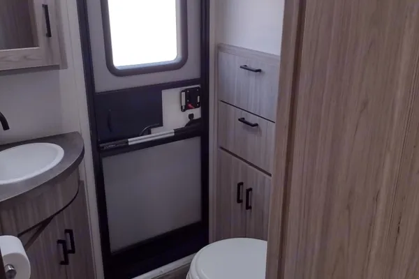 RV Bunkhouse: Bath and Half: Delivery Only ($85) Fully Equipped: No Prep Fee