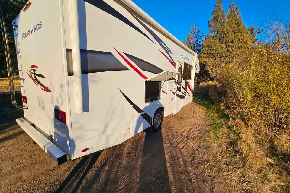 Adam's Thor Motor Coach Four Winds Class C
