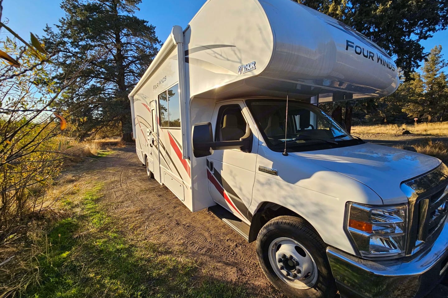 Adam's Thor Motor Coach Four Winds Class C