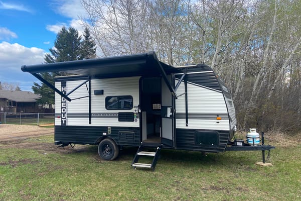 The Weekender - Easy tow w/ bunks