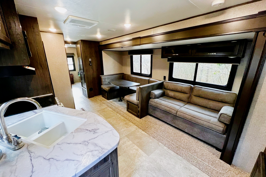 Premier Oasis' Fully Stocked Bunkhouse RV - Book Your Adventure!