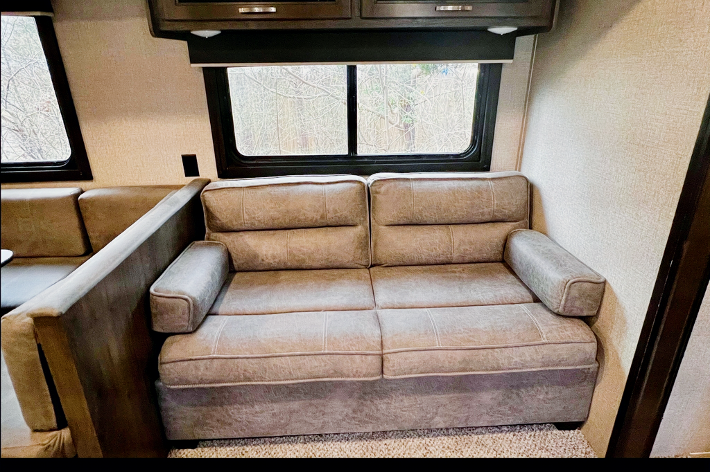 Premier Oasis' Fully Stocked Bunkhouse RV - Book Your Adventure!