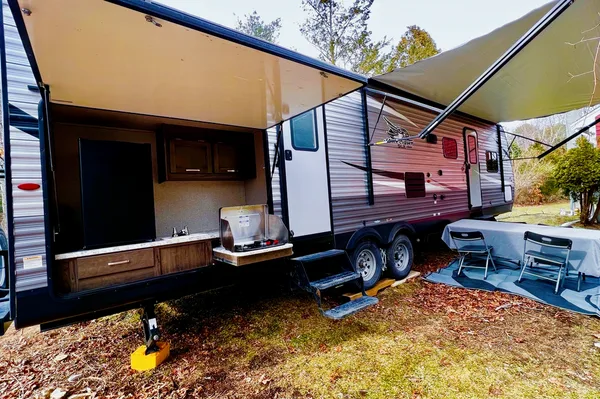 Premier Oasis' Fully Stocked Bunkhouse RV - Book Your Adventure!