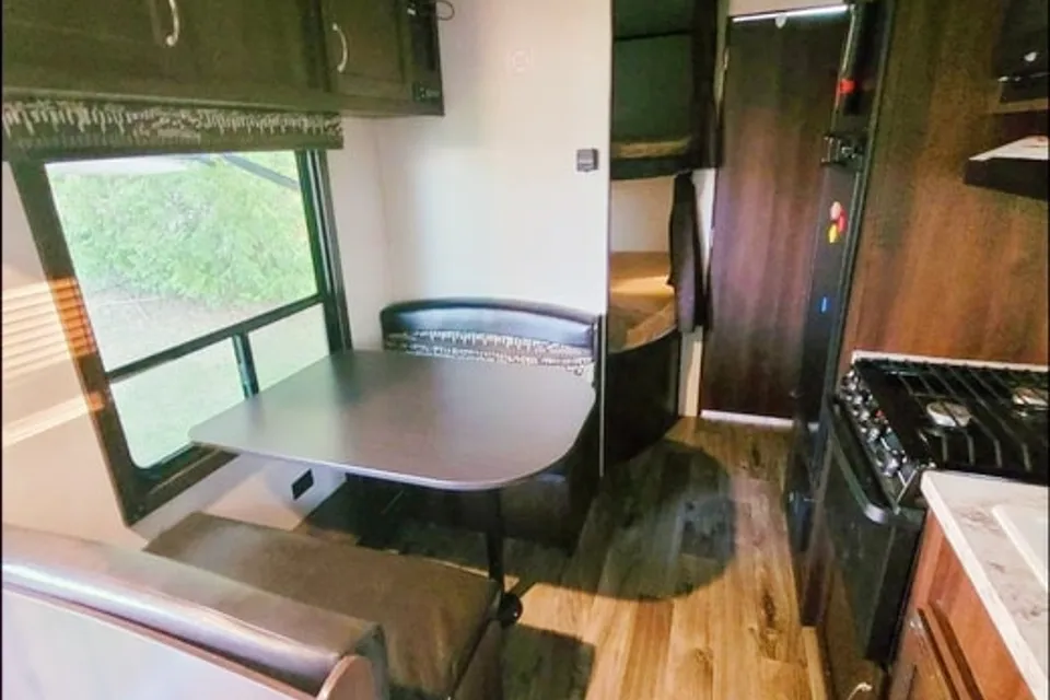 Winter's Jayco SLX264BH Travel Trailer