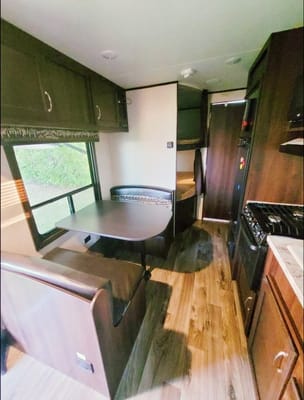 Winter's Jayco SLX264BH Travel Trailer