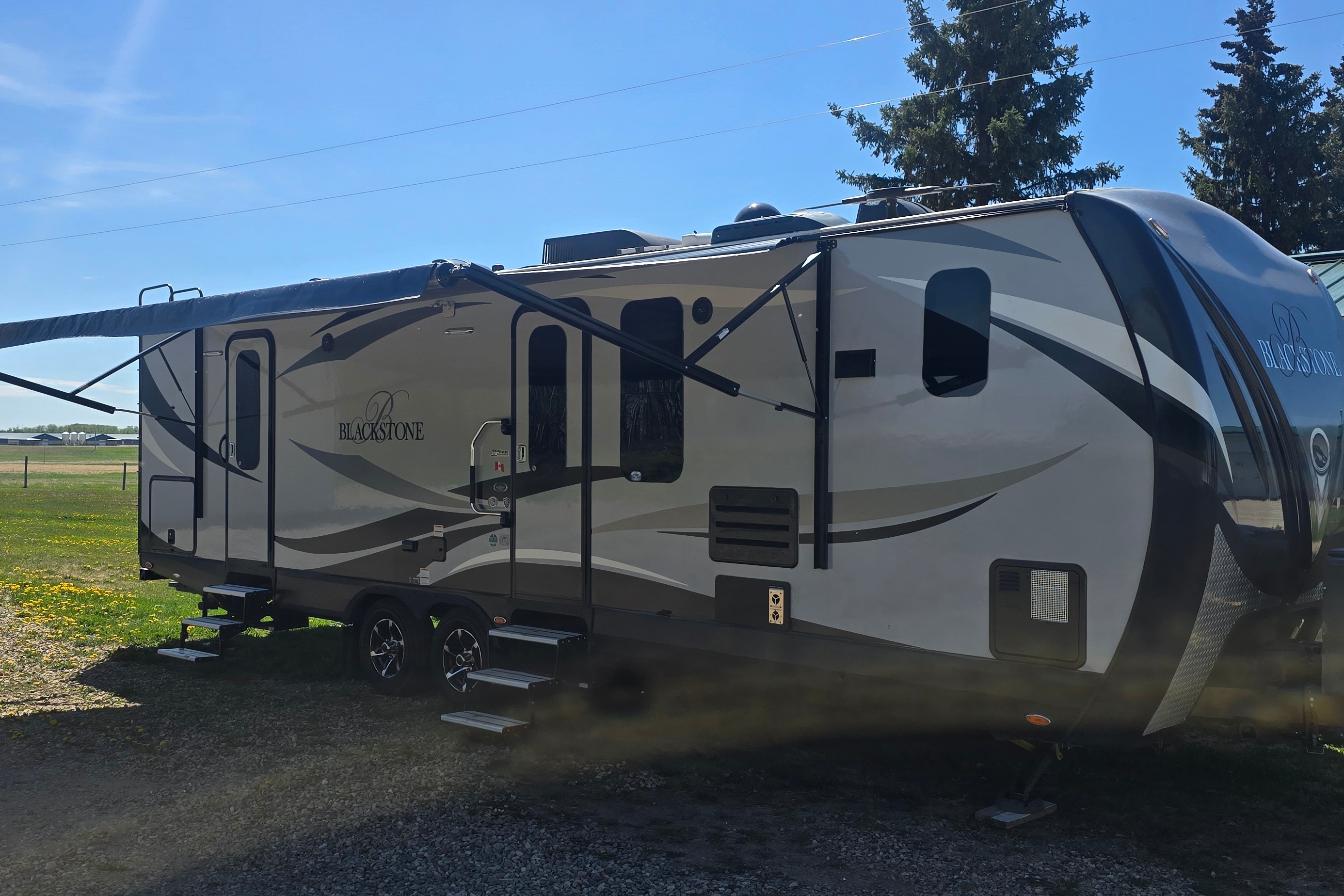 Neil's Outdoors RV Manufacturing 280FKSB Travel Trailer