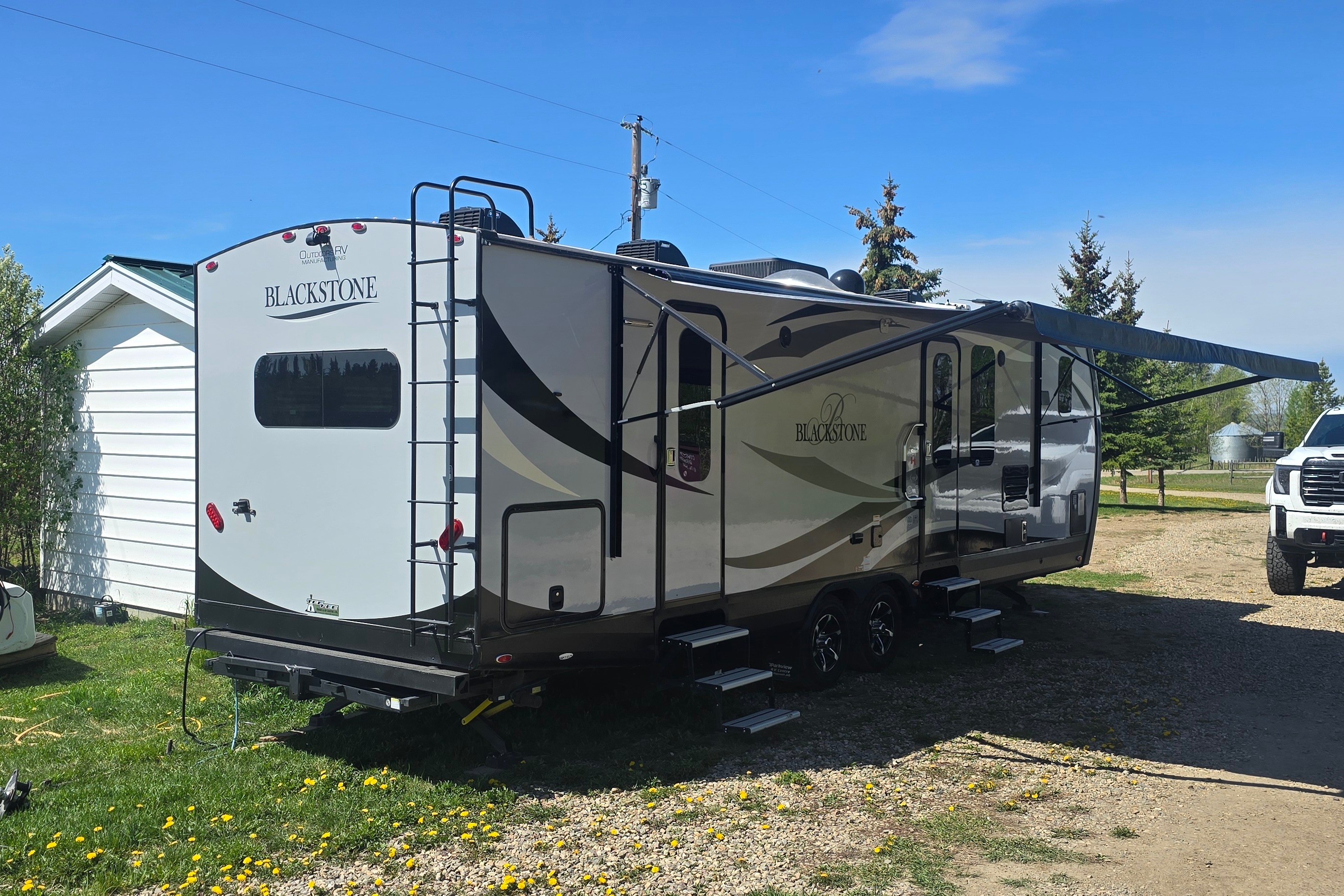 Neil's Outdoors RV Manufacturing 280FKSB Travel Trailer