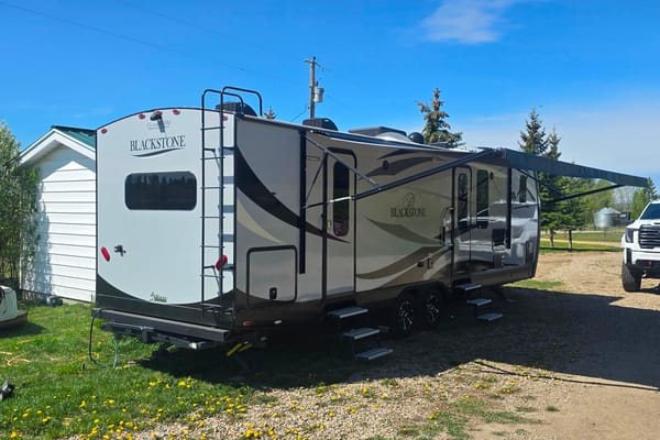 Neil's Outdoors RV Manufacturing 280FKSB Travel Trailer