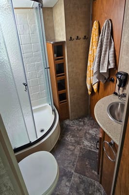 Neil's Outdoors RV Manufacturing 280FKSB Travel Trailer