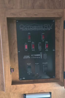 Neil's Outdoors RV Manufacturing 280FKSB Travel Trailer