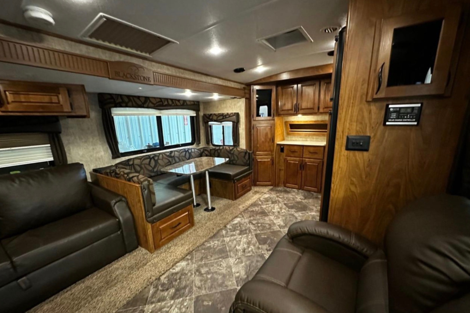 Neil's Outdoors RV Manufacturing 280FKSB Travel Trailer