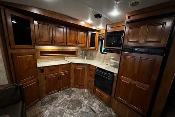 Neil's Outdoors RV Manufacturing 280FKSB Travel Trailer