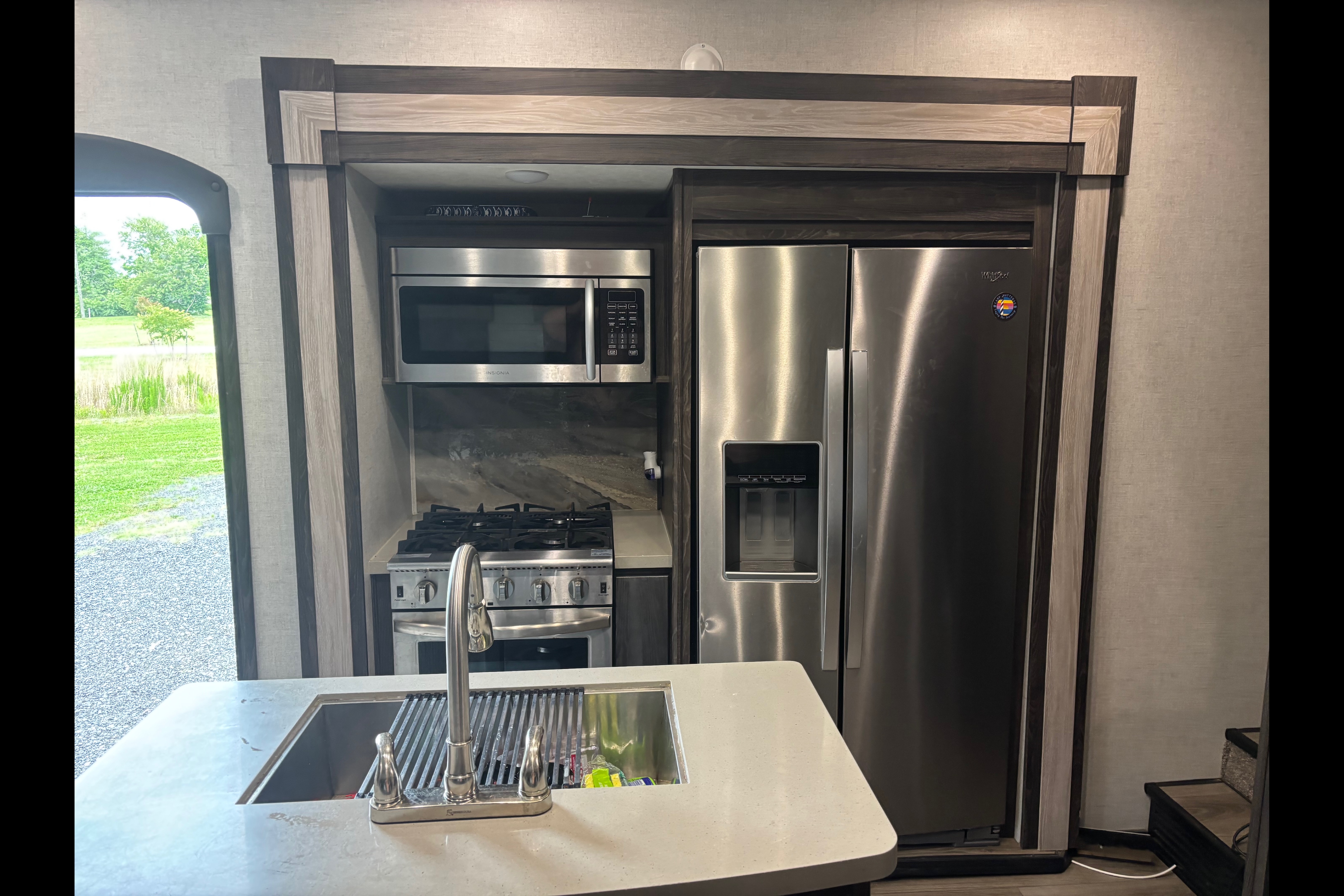 Stacey's Luxury  Highland Ridge RV Mesa Ridge  Fifth Wheel
