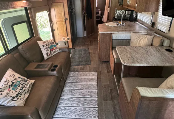 PARADISE ON WHEELS