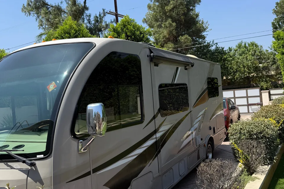 blessing RV !!! Thor Motor Coach 2015 Class A