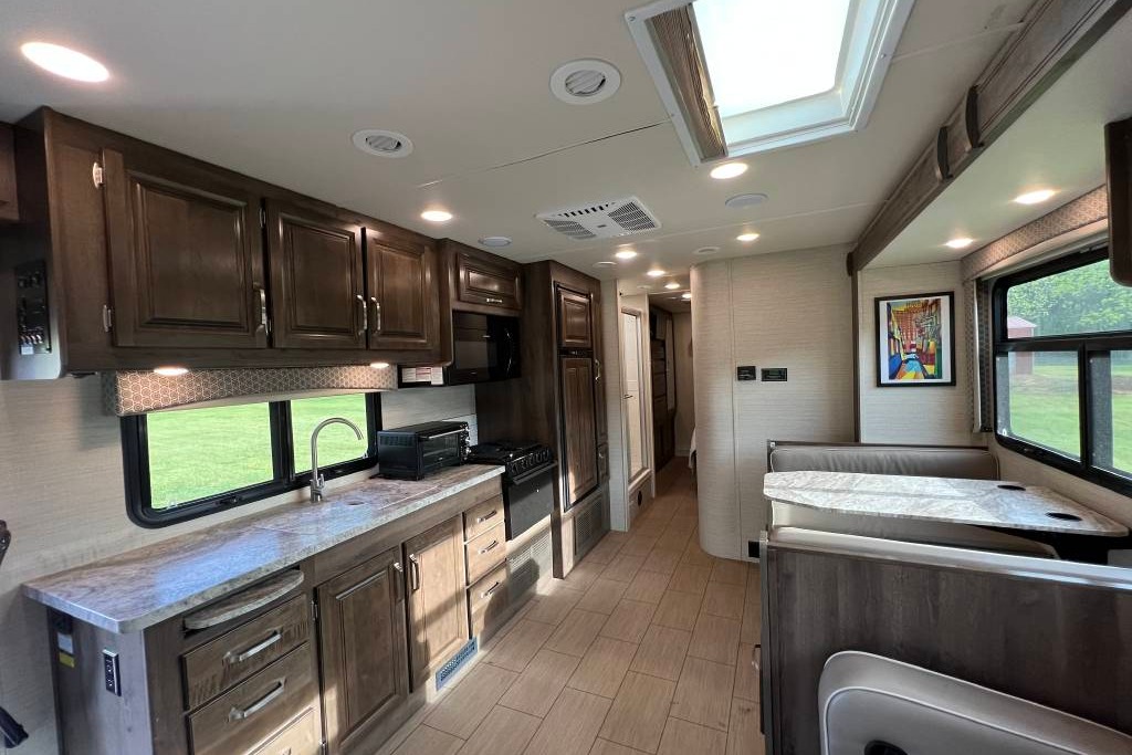 [45] Stress Free RVs - 2019 - Class C - Greyhawk - Easy driving