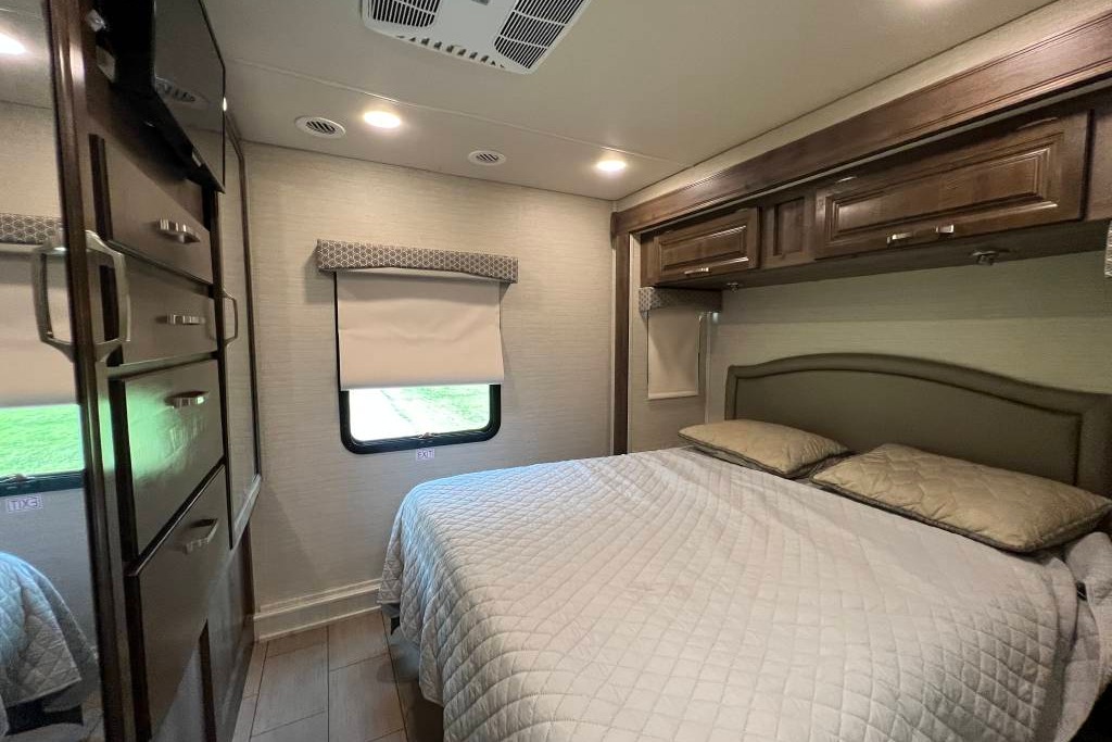 [45] Stress Free RVs - 2019 - Class C - Greyhawk - Easy driving