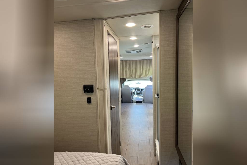 [45] Stress Free RVs - 2019 - Class C - Greyhawk - Easy driving