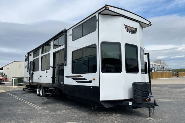 2024 Forest River Wildwood Grand Lodge Luxury Travel Trailer
