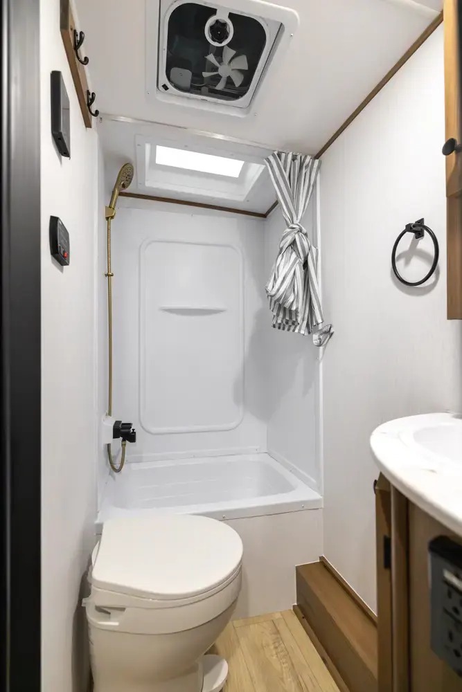 Roulotte Coachmen Apex Nano 208 BHS