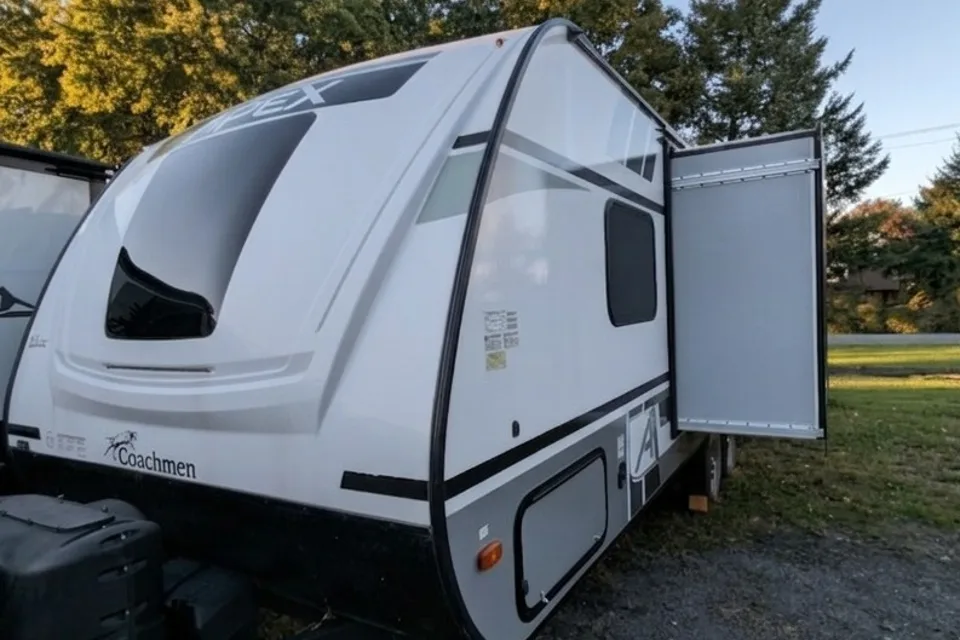 Roulotte Coachmen Apex Nano 208 BHS