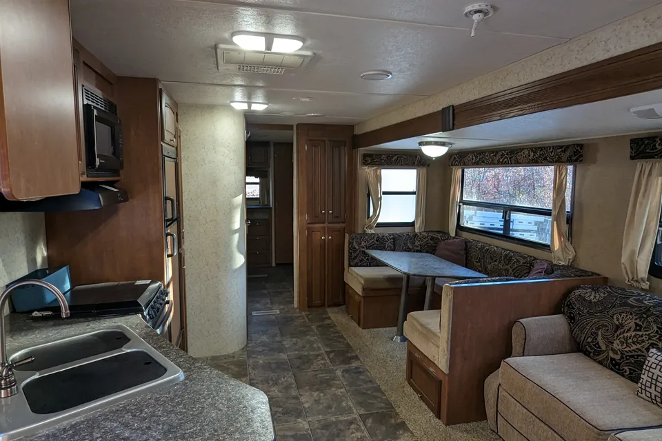 The Ultimate Family Bunkhouse - 2014 SunnyBrook Sunset Creek Classic 340 BHDS Travel Trailer