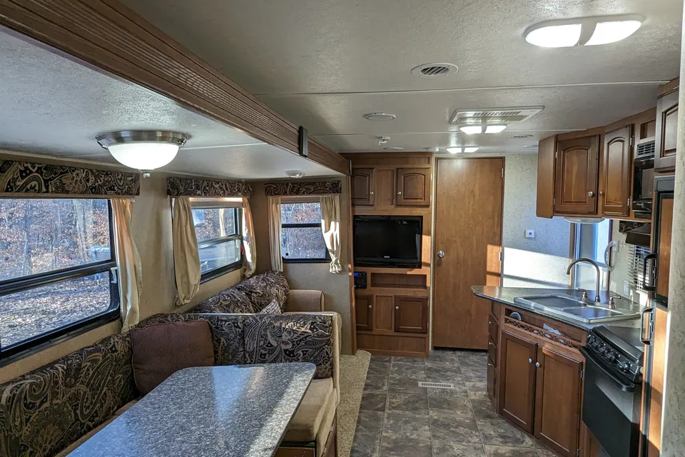 The Ultimate Family Bunkhouse - 2014 SunnyBrook Sunset Creek Classic 340 BHDS Travel Trailer