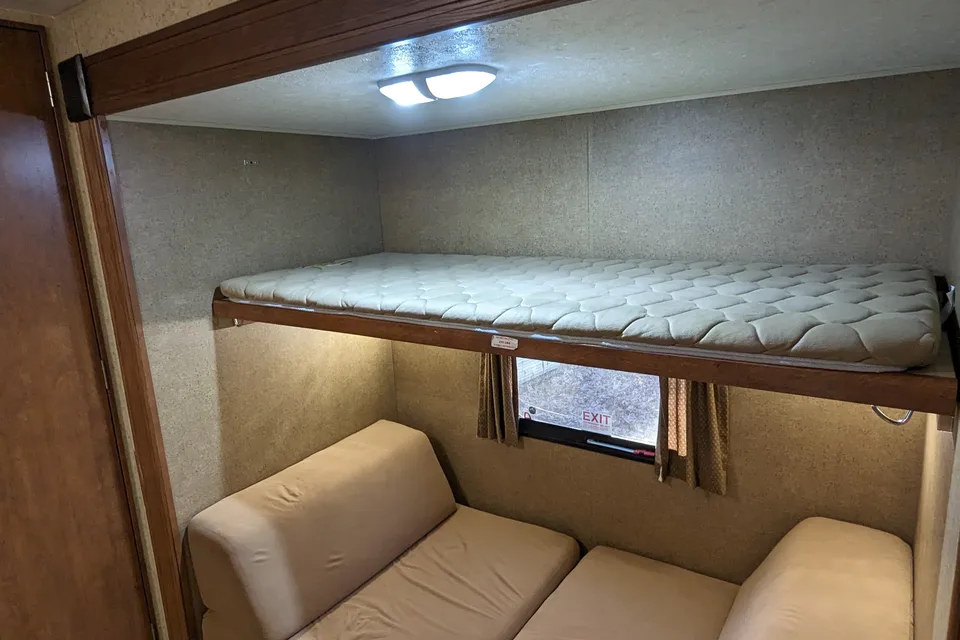 The Ultimate Family Bunkhouse - 2014 SunnyBrook Sunset Creek Classic 340 BHDS Travel Trailer