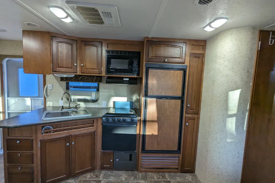 The Ultimate Family Bunkhouse - 2014 SunnyBrook Sunset Creek Classic 340 BHDS Travel Trailer