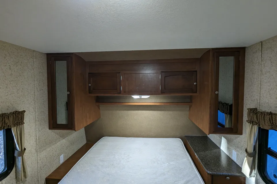 The Ultimate Family Bunkhouse - 2014 SunnyBrook Sunset Creek Classic 340 BHDS Travel Trailer