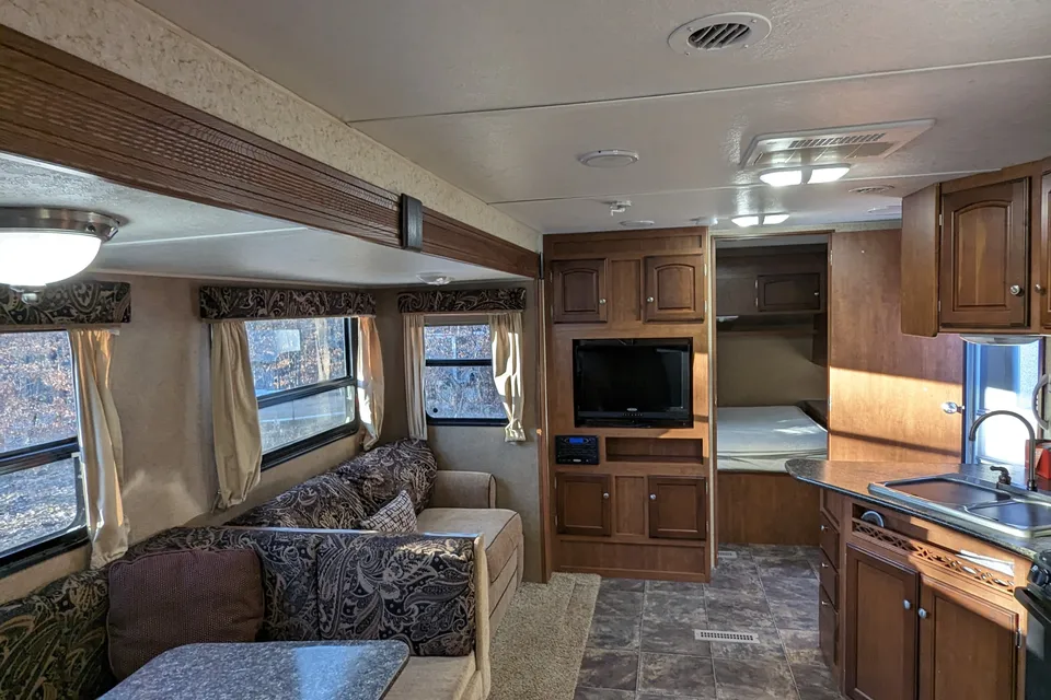 The Ultimate Family Bunkhouse - 2014 SunnyBrook Sunset Creek Classic 340 BHDS Travel Trailer