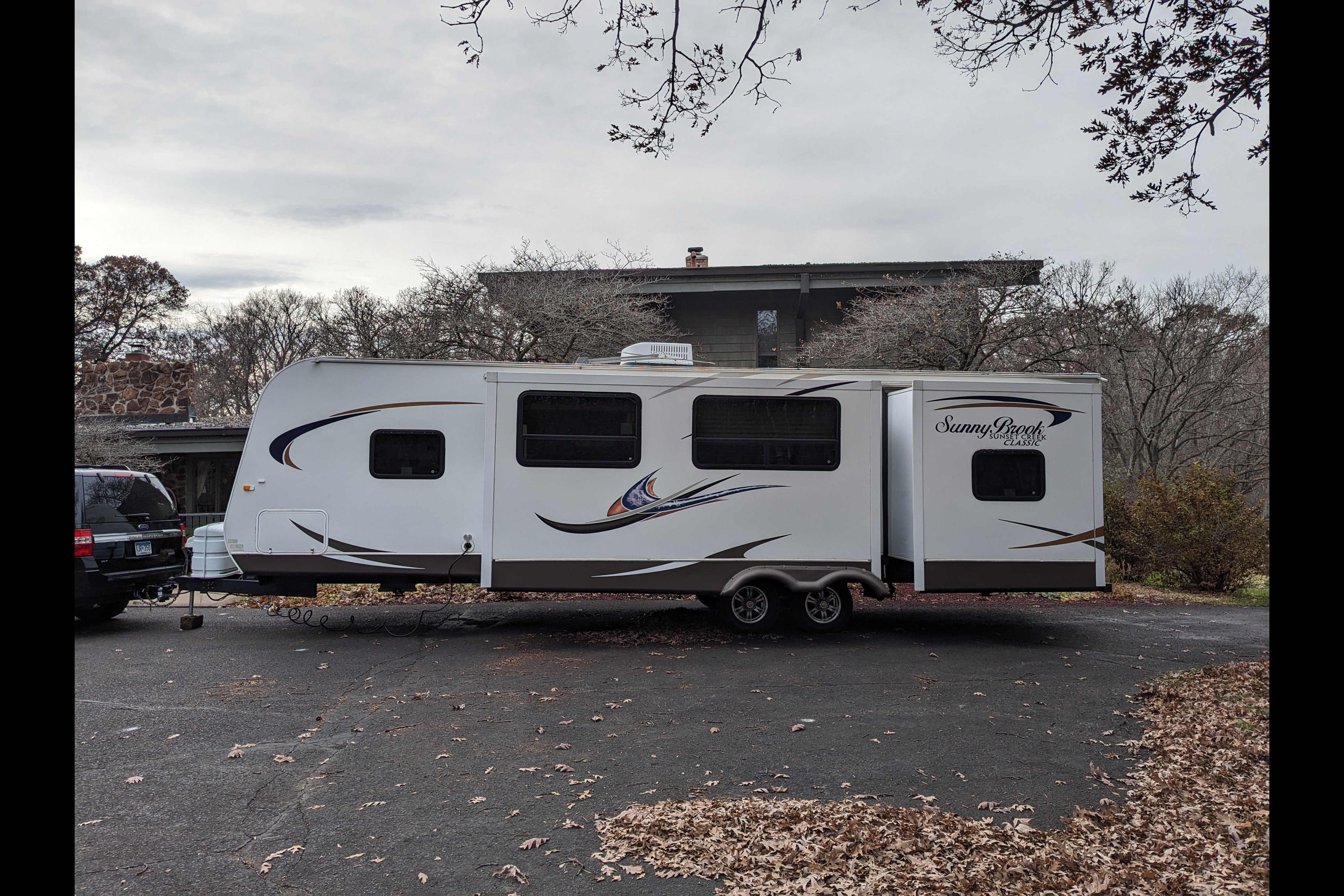 The Ultimate Family Bunkhouse - 2014 SunnyBrook Sunset Creek Classic 340 BHDS Travel Trailer