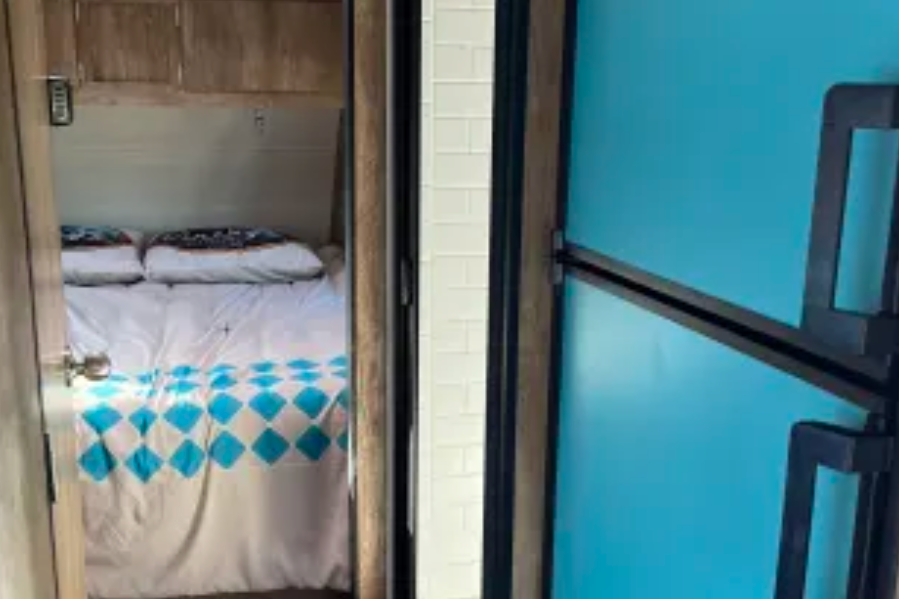 "RETRO VOYAGER" 2023 Gulf Stream Vintage Cruiser 19ERD Travel Trailer