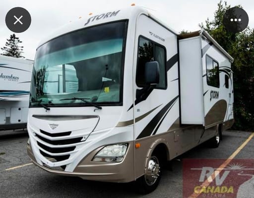 2011 Fleetwood Storm Class A 32ft