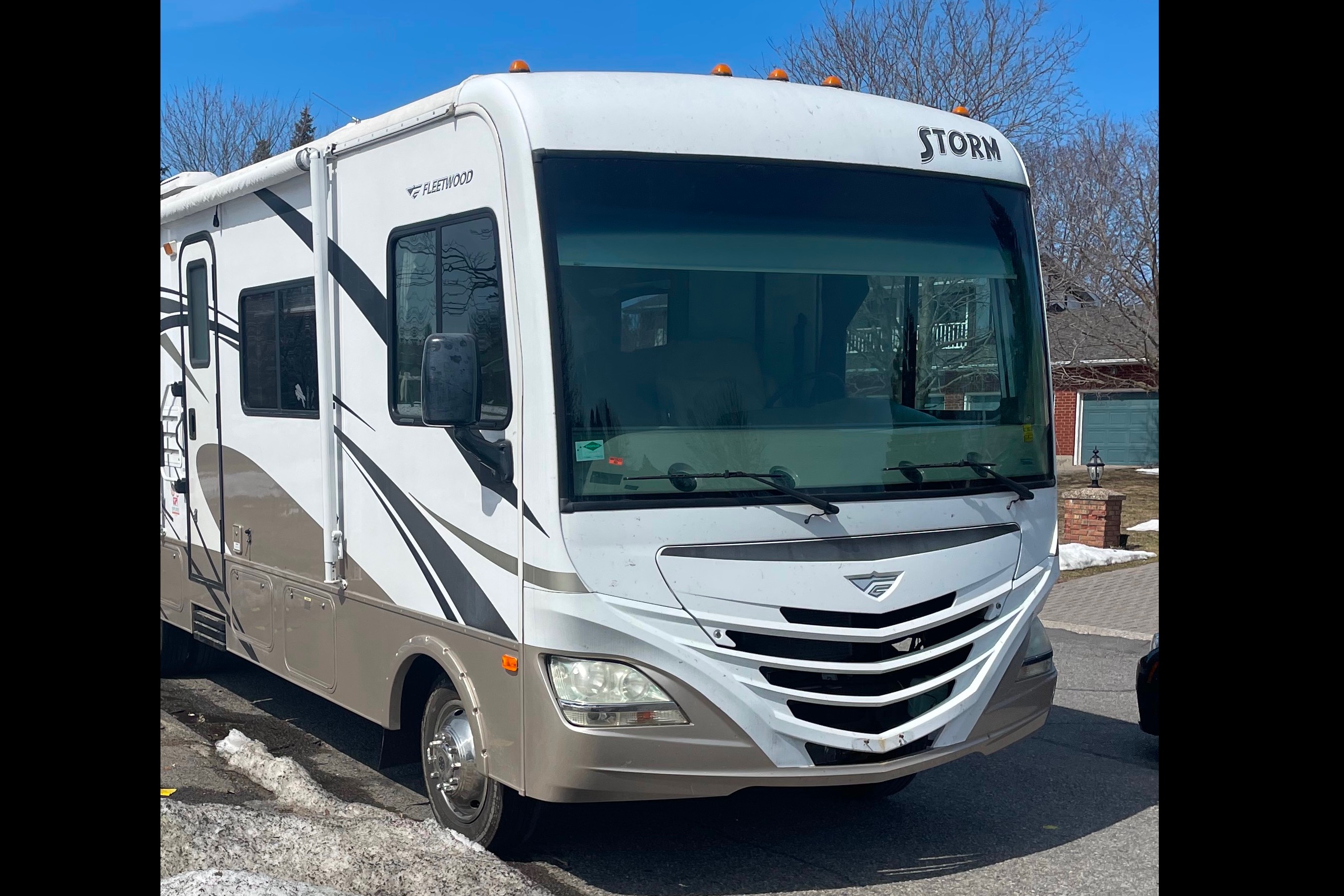  2011 Fleetwood Storm Class A 32ft
