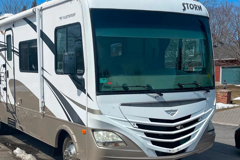  2011 Fleetwood Storm Class A 32ft