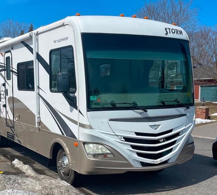 2011 Fleetwood Storm Class A 32ft