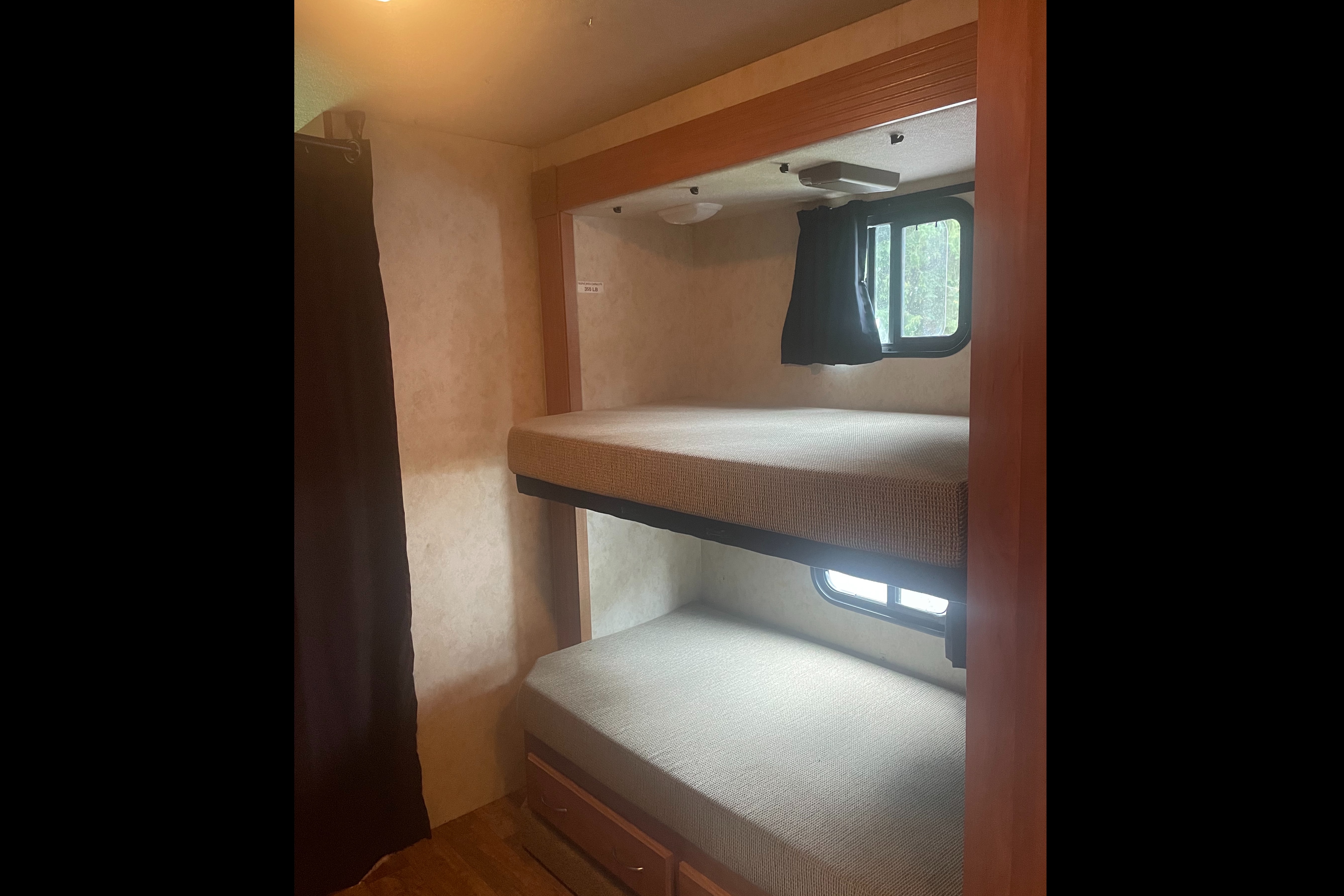  2011 Fleetwood Storm Class A 32ft