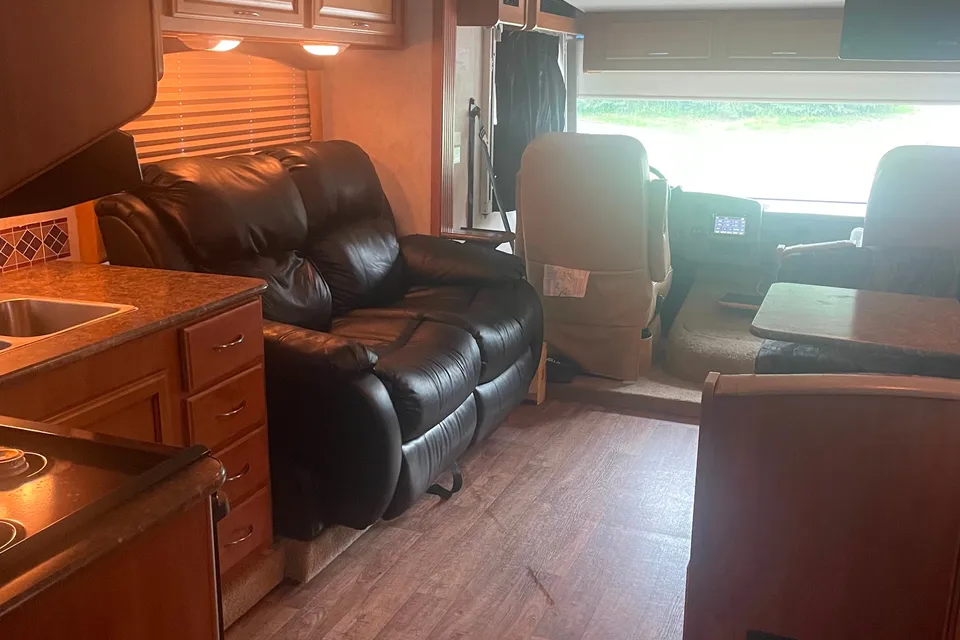  2011 Fleetwood Storm Class A 32ft