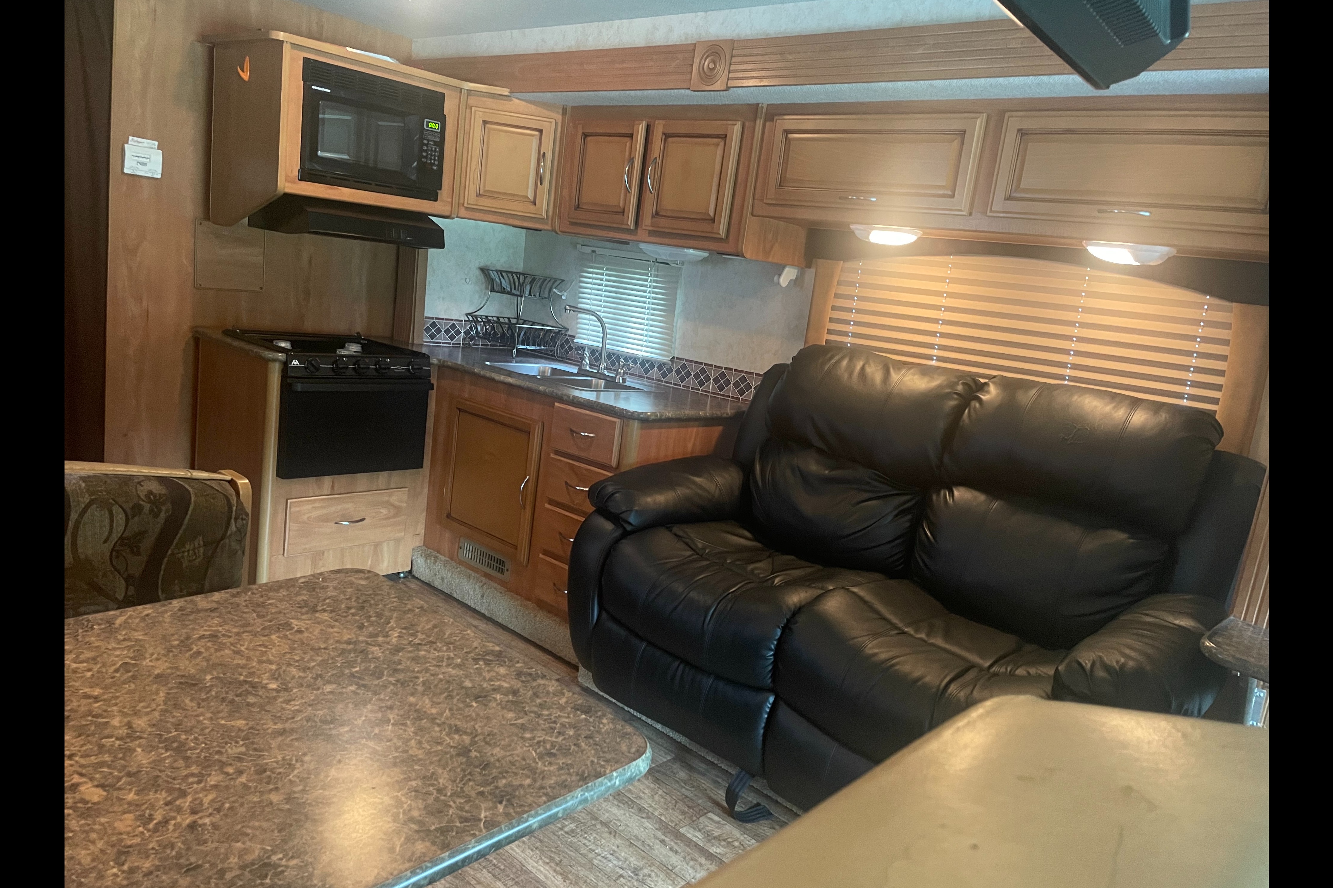  2011 Fleetwood Storm Class A 32ft