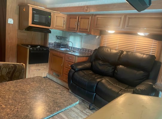 2011 Fleetwood Storm Class A 32ft