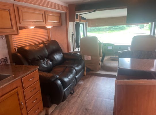 2011 Fleetwood Storm Class A 32ft