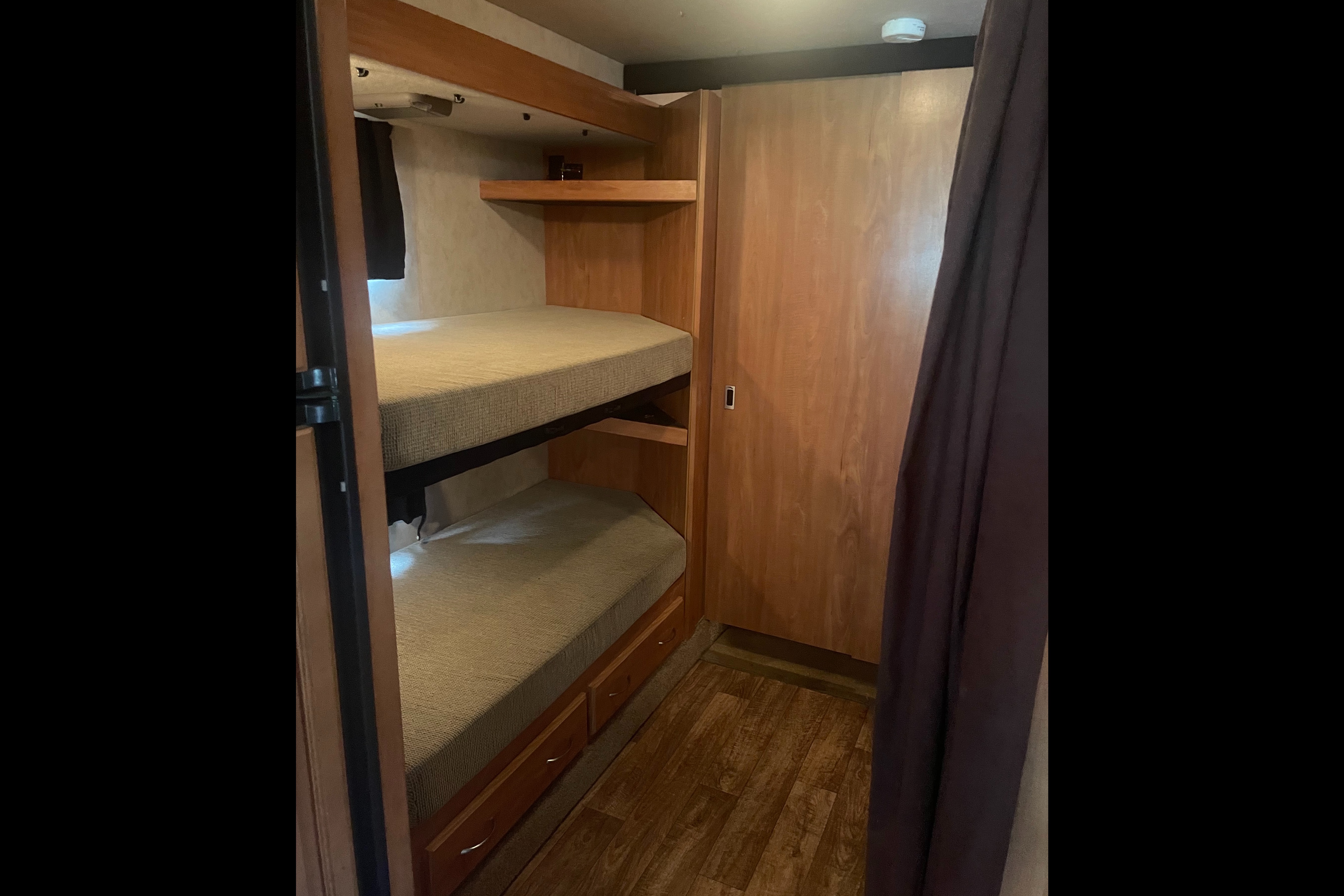  2011 Fleetwood Storm Class A 32ft