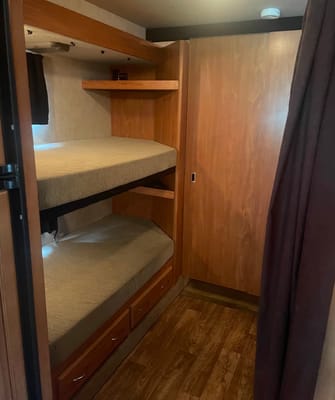 2011 Fleetwood Storm Class A 32ft