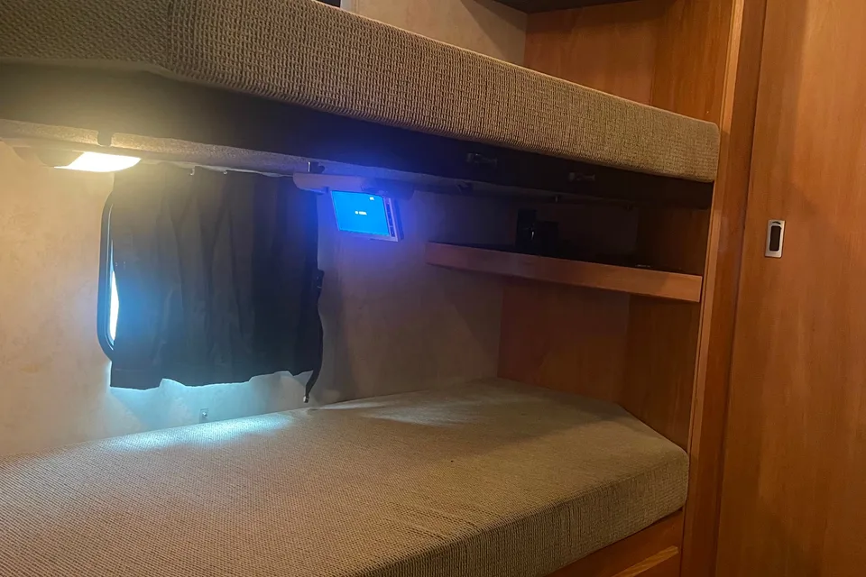  2011 Fleetwood Storm Class A 32ft