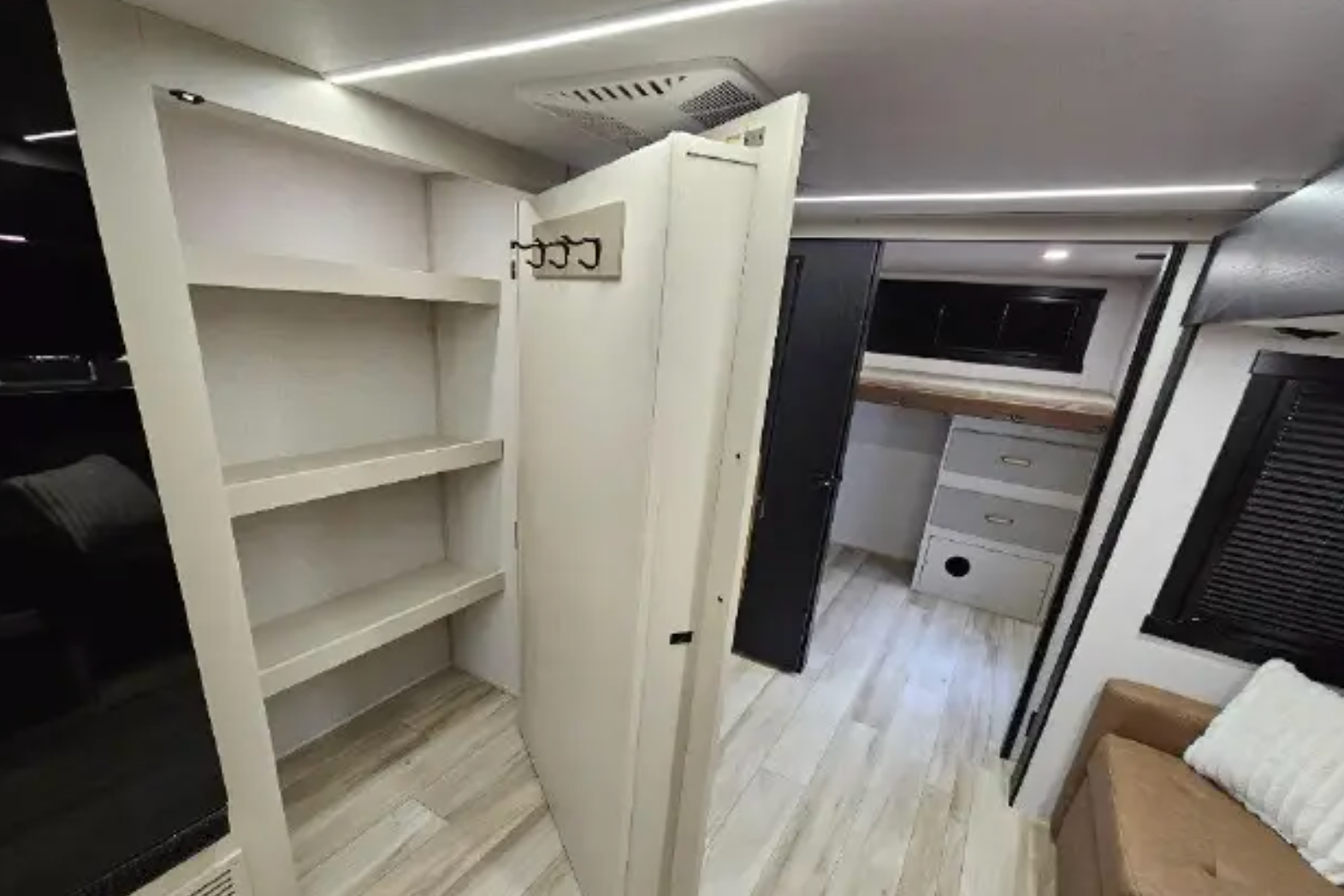 Brand New 2025 Forest-River Family Bunkhouse 36ft