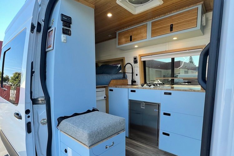 Scenic Vans' "The Aspen" - Unlimited Mileage